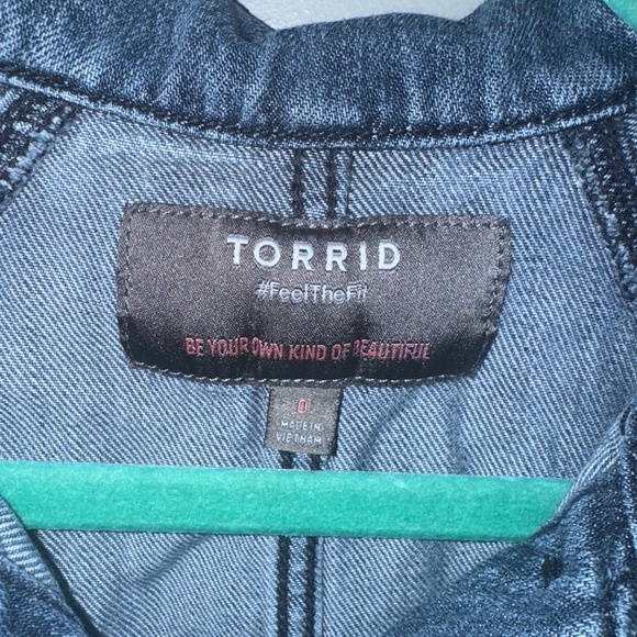 EUC Torrid Tencel Chore Utility Denim Jacket Shacket Size 0 Large - Picture 3 of 6